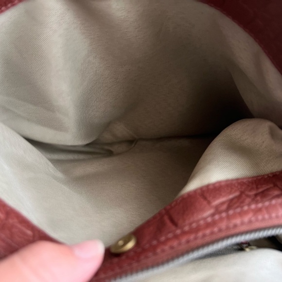 AMERICAN LEATHER CO. Lenox Brown triple entry leather Crocodile-Embossed bag - Picture 10 of 16